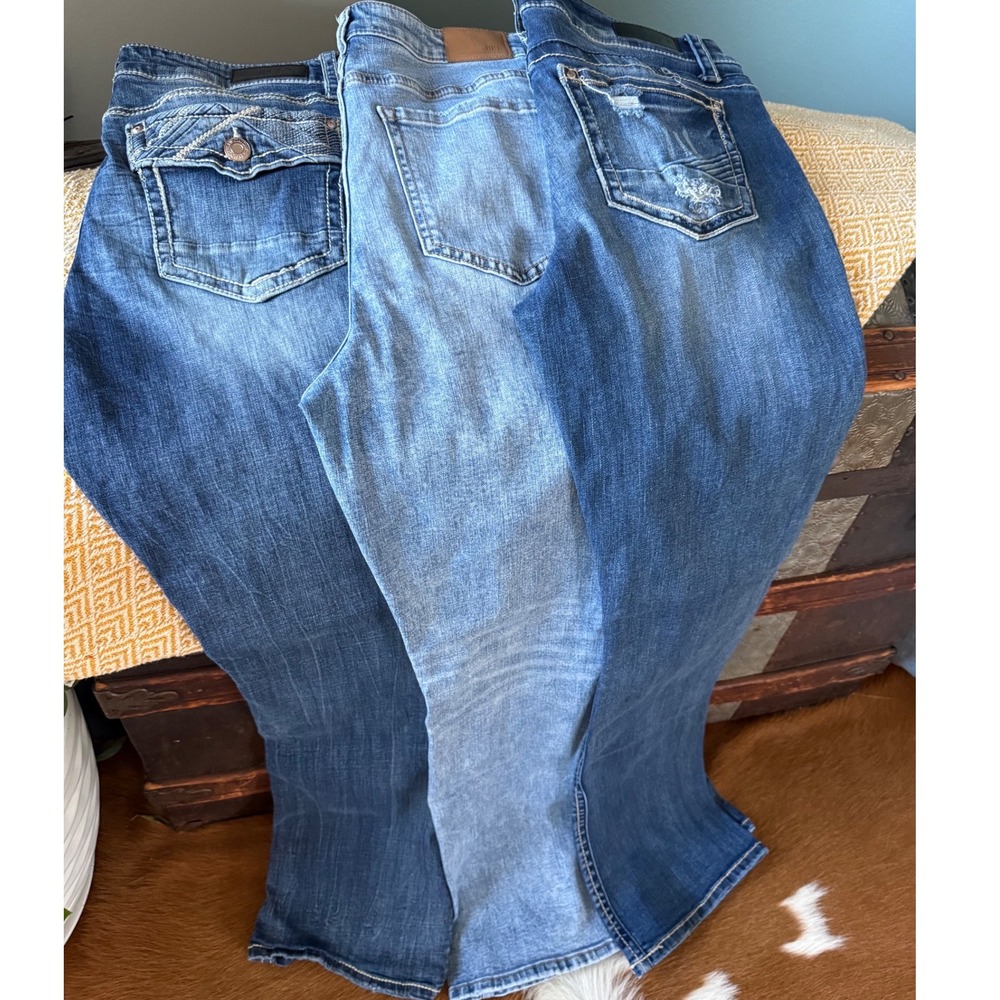 BKE & Daytrip Bootcut Jeans Bundle Sz 31-32 Mila Virgo Light & Dark Wash - Picture 15 of 15